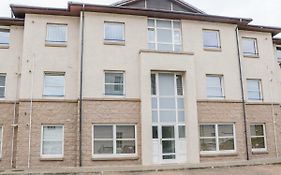 7 Riverside Gardens